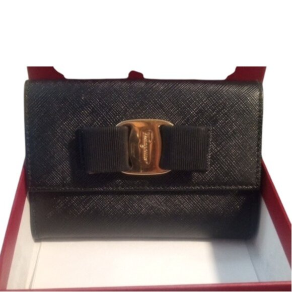 Ferragamo bow-detail Italian-leather wallet Salvatore Ferragamo Crimson Gift Box - Picture 1 of 11